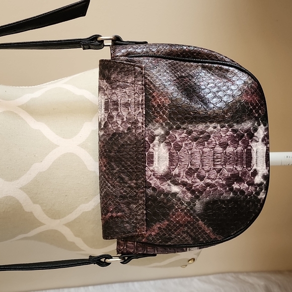 Nine West Crossbody - Picture 5 of 8